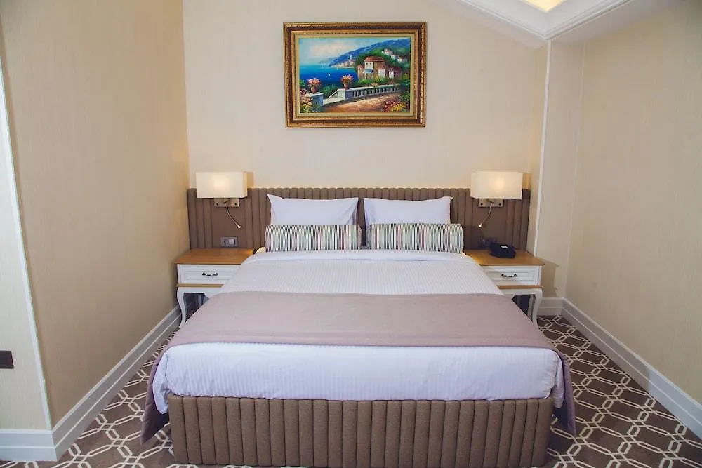 Theatrum Hotel באקו