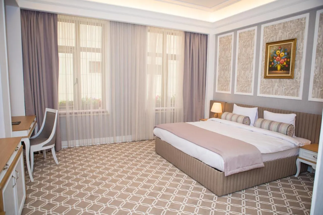 Theatrum Hotel Baku 5*,
