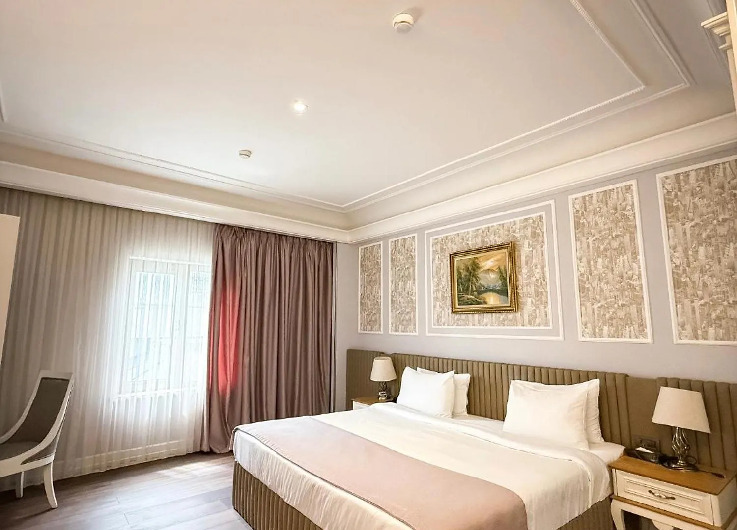 Theatrum Hotel באקו